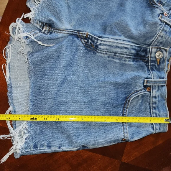 Vintage Levis Jean Shorts 550 Blue Jeans  Cut Off Light Blue Made USA Women's 10 - Picture 7 of 14